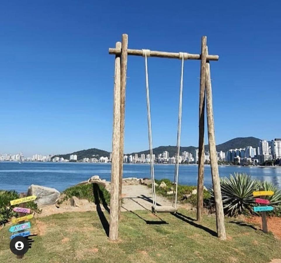 Frente Mar, Meia Praia, Itapema, 3q, Vista O Mar E Churrasqueira Na Sacada Apartment Itapema