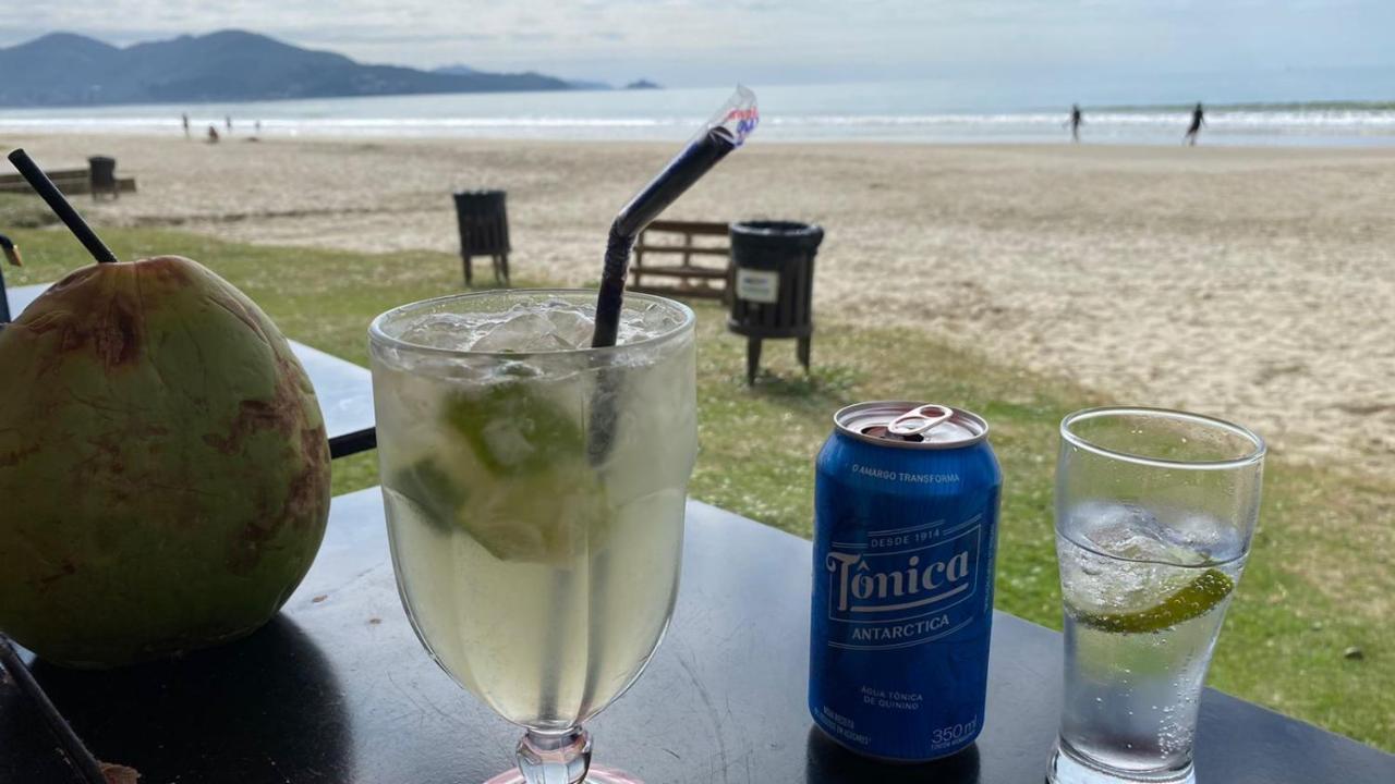 Frente Mar, Meia Praia, Itapema, 3q, Vista O Mar E Churrasqueira Na Sacada *