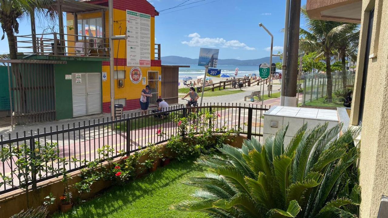 Frente Mar, Meia Praia, Itapema, 3q, Vista O Mar E Churrasqueira Na Sacada Apartment Itapema